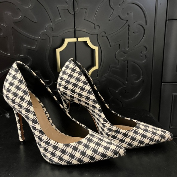 Schutz Houndstooth Stilettos - Picture 5 of 13